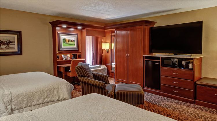 Hampton Inn Winchester Room