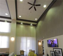 Hampton Inn & Suites Seal Beach Lobby