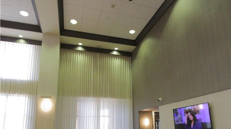 <b>Hampton Inn & Suites Seal Beach Lobby</b>. Images powered by <a href="https://iceportal.shijigroup.com/" title="IcePortal" target="_blank">IcePortal</a>.
