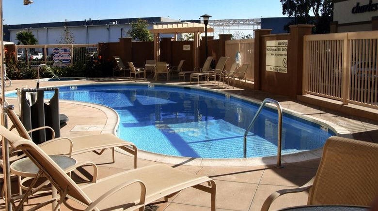 <b>Hampton Inn & Suites Seal Beach Pool</b>. Images powered by <a href="https://iceportal.shijigroup.com/" title="IcePortal" target="_blank">IcePortal</a>.