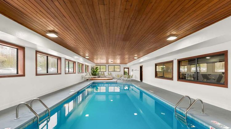 Hampton Inn Lancaster Pool