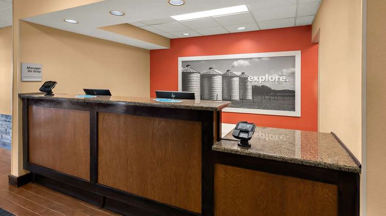 Hampton Inn Lancaster Lobby