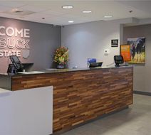 Hampton Inn Lima Lobby