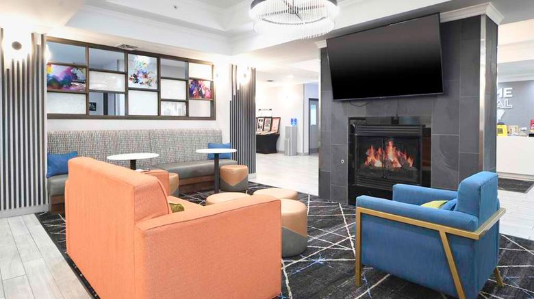 <b>Hampton Inn Bryant Lobby</b>. Images powered by <a href="https://iceportal.shijigroup.com/" title="IcePortal" target="_blank">IcePortal</a>.