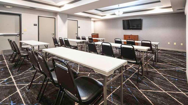 <b>Hampton Inn Bryant Meeting</b>. Images powered by <a href="https://iceportal.shijigroup.com/" title="IcePortal" target="_blank">IcePortal</a>.