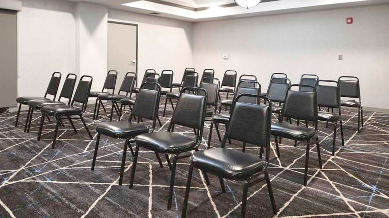 <b>Hampton Inn Bryant Meeting</b>. Images powered by <a href="https://iceportal.shijigroup.com/" title="IcePortal" target="_blank">IcePortal</a>.