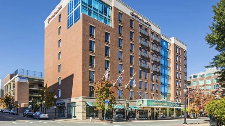 Hampton Inn & Suites Downtown Exterior