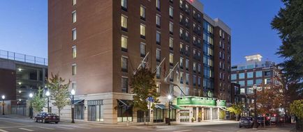 Hampton Inn & Suites Downtown Exterior