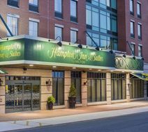 Hampton Inn & Suites Downtown Exterior