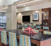 Hampton Inn & Suites Downtown Lobby