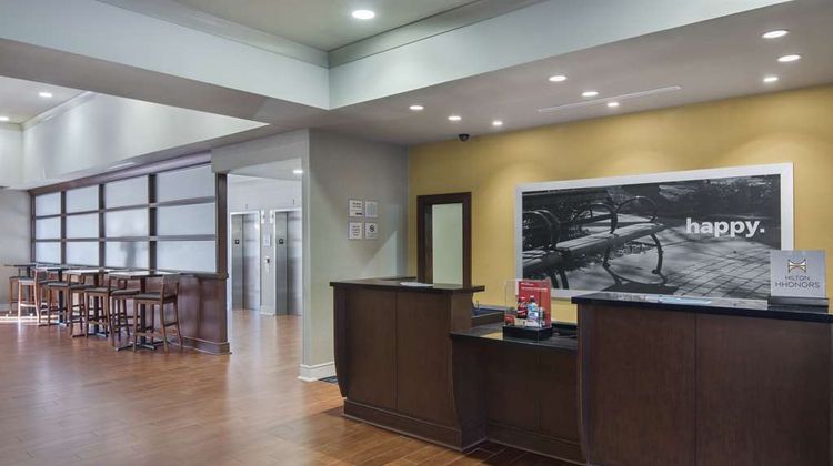 Hampton Inn & Suites Downtown Lobby