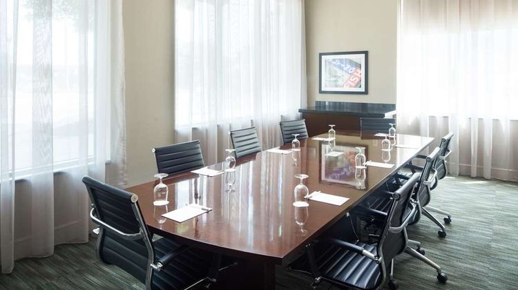 Hampton Inn & Suites Downtown Meeting
