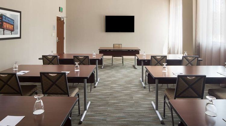 Hampton Inn & Suites Downtown Meeting