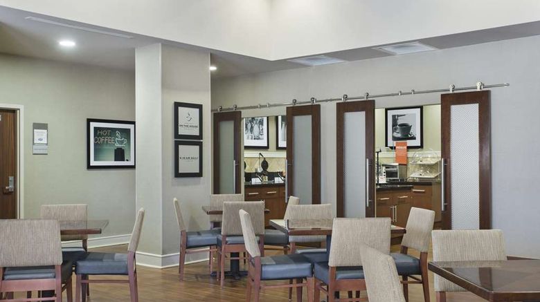 <b>Hampton Inn & Suites Downtown Restaurant</b>. Images powered by <a href="https://iceportal.shijigroup.com/" title="IcePortal" target="_blank">IcePortal</a>.