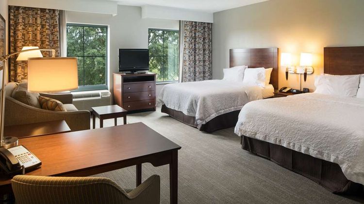 Hampton Inn & Suites Downtown Room