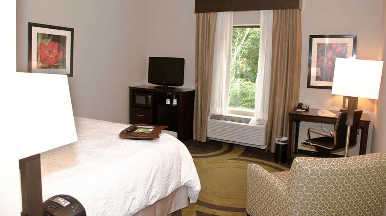 <b>Hampton Inn Maumelle Room</b>. Images powered by <a href="https://iceportal.shijigroup.com/" title="IcePortal" target="_blank">IcePortal</a>.