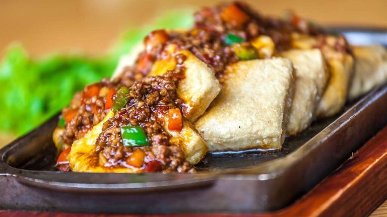 <b>Hilton Garden Inn Lijiang Restaurant</b>. Images powered by <a href="https://iceportal.shijigroup.com/" title="IcePortal" target="_blank">IcePortal</a>.