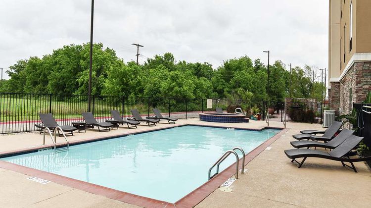 Hampton Inn & Suites Bay City Pool