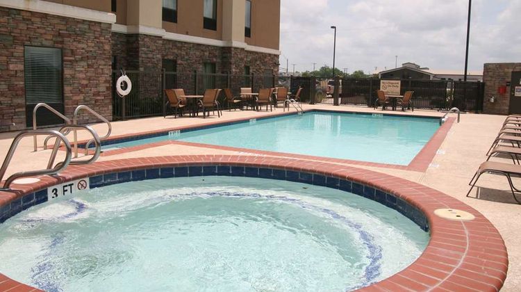 Hampton Inn & Suites Bay City Pool