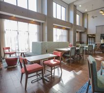 Hampton Inn & Suites Bay City Lobby