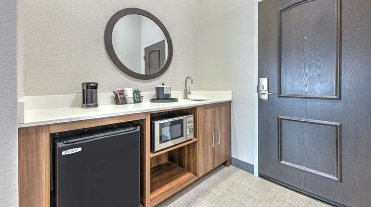 Hampton Inn & Suites Lake Jackson Clute Room