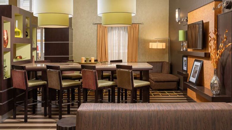 <b>Hampton Inn and Suites Lake City Lobby</b>. Images powered by <a href="https://iceportal.shijigroup.com/" title="IcePortal" target="_blank">IcePortal</a>.