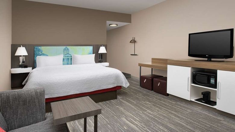 <b>Hampton Inn and Suites Lake City Room</b>. Images powered by <a href="https://iceportal.shijigroup.com/" title="IcePortal" target="_blank">IcePortal</a>.