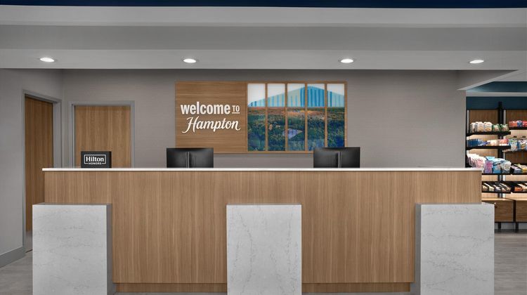 Hampton Inn and Suites Lake City Lobby