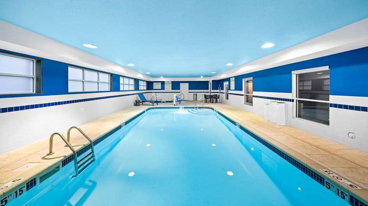 Hampton Inn Lincoln-Heritage Park Pool