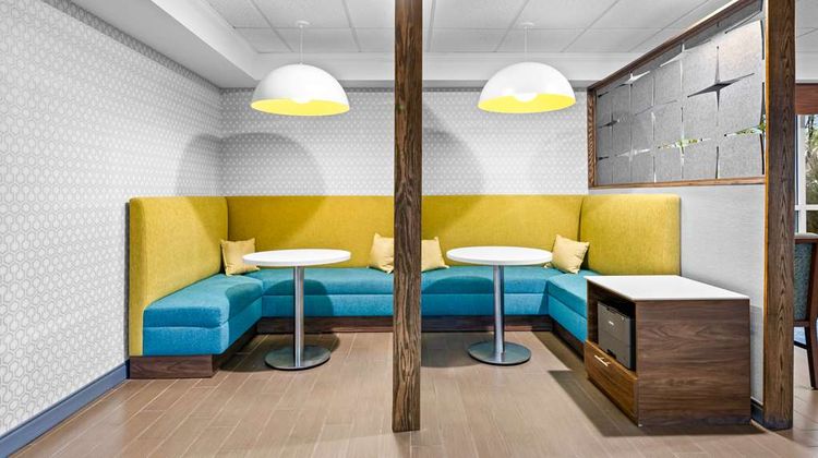 Hampton Inn Lincoln-Heritage Park Lobby