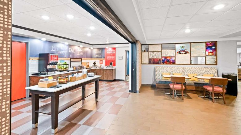 <b>Hampton Inn Lincoln-Heritage Park Restaurant</b>. Images powered by <a href="https://iceportal.shijigroup.com/" title="IcePortal" target="_blank">IcePortal</a>.