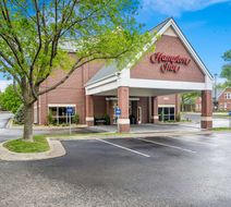 Hampton Inn Lincoln-Heritage Park Exterior