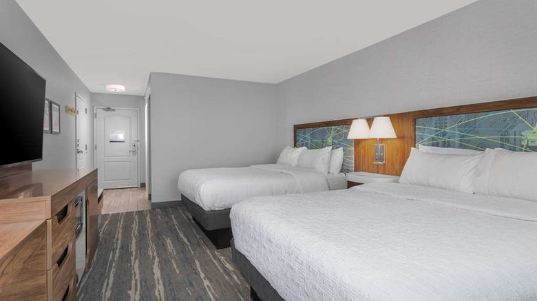 <b>Hampton Inn & Suites Lincoln-NE I-80 Room</b>. Images powered by <a href="https://iceportal.shijigroup.com/" title="IcePortal" target="_blank">IcePortal</a>.