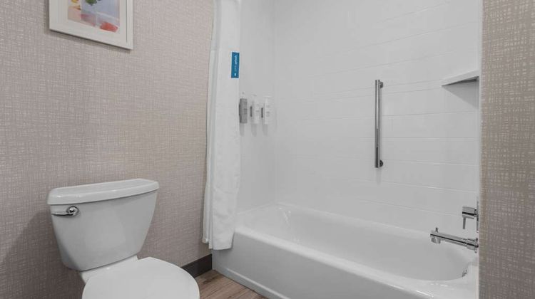 Hampton Inn & Suites Lincoln-NE I-80 Room