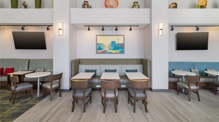 Hampton Inn & Suites Lincoln-NE I-80 Lobby