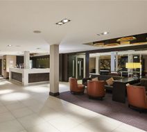 DoubleTree by Hilton London - Ealing Lobby
