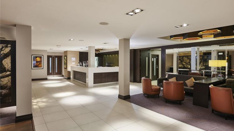 DoubleTree by Hilton London - Ealing Lobby
