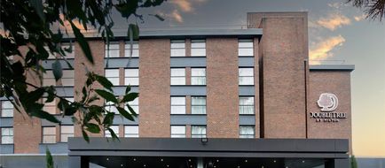 DoubleTree by Hilton London - Ealing Exterior