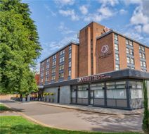 DoubleTree by Hilton London - Ealing Exterior