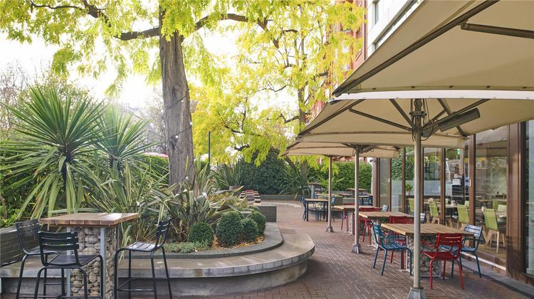 DoubleTree by Hilton London - Hyde Park Exterior