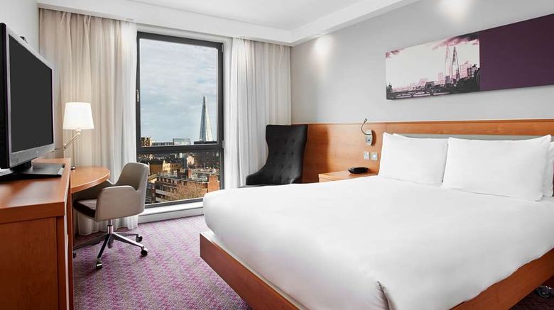 <b>Hampton by Hilton London Waterloo Room</b>. Images powered by <a href="https://iceportal.shijigroup.com/" title="IcePortal" target="_blank">IcePortal</a>.