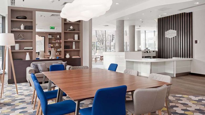<b>Hampton by Hilton London Waterloo Lobby</b>. Images powered by <a href="https://iceportal.shijigroup.com/" title="IcePortal" target="_blank">IcePortal</a>.