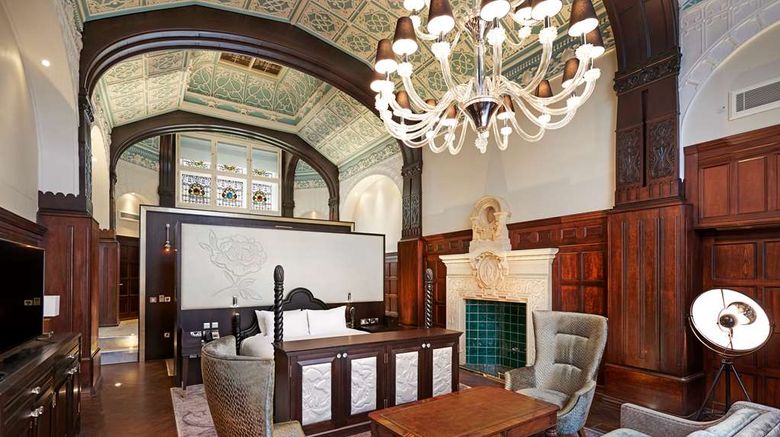 <b>DoubleTree by Hilton Liverpool Room</b>. Images powered by <a href="https://iceportal.shijigroup.com/" title="IcePortal" target="_blank">IcePortal</a>.