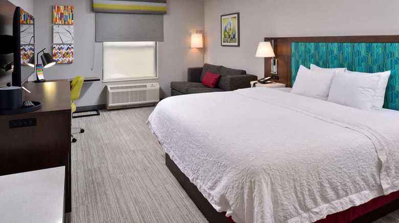 <b>Hampton Inn LaPorte Room</b>. Images powered by <a href="https://iceportal.shijigroup.com/" title="IcePortal" target="_blank">IcePortal</a>.