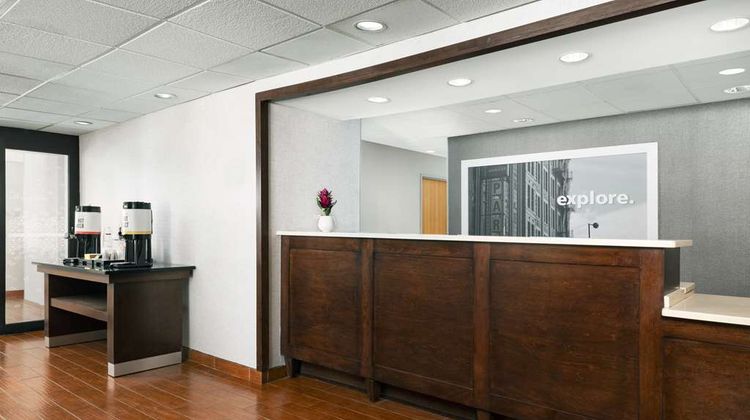 Hampton Inn Laredo Lobby