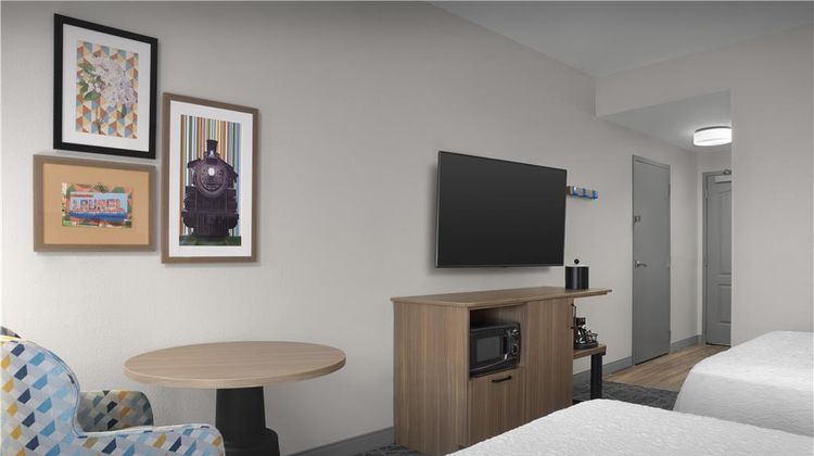 Hampton Inn & Suites Laurel Room
