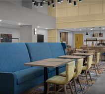 Hampton Inn & Suites Laurel Lobby