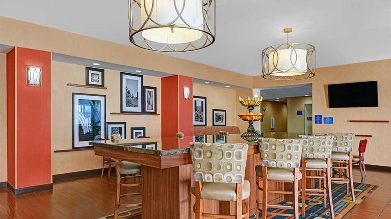 <b>Hampton Inn Deming Lobby</b>. Images powered by <a href="https://iceportal.shijigroup.com/" title="IcePortal" target="_blank">IcePortal</a>.