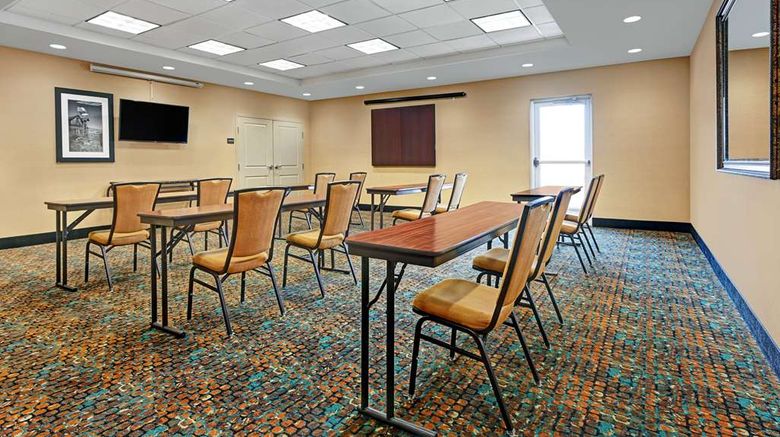 <b>Hampton Inn Deming Meeting</b>. Images powered by <a href="https://iceportal.shijigroup.com/" title="IcePortal" target="_blank">IcePortal</a>.