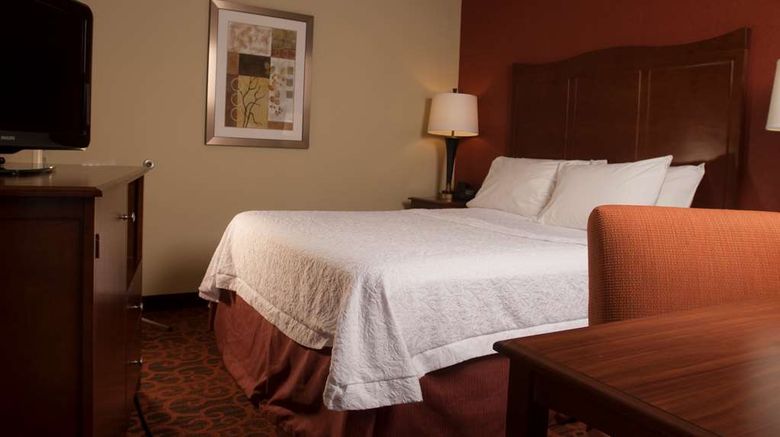 <b>Hampton Inn Tomah Room</b>. Images powered by <a href="https://iceportal.shijigroup.com/" title="IcePortal" target="_blank">IcePortal</a>.